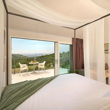 Design Clavis-brand New With A View Villa