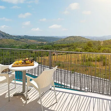 Design Clavis-brand New With A View Villa