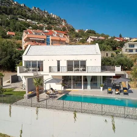 Design Clavis-brand New With A View Klis