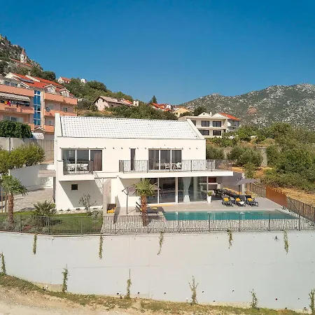Design Clavis-brand New With A View Klis