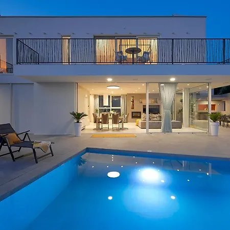 Villa Design Clavis-brand New With A View *