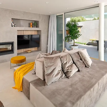 Design Clavis-brand New With A View Villa *