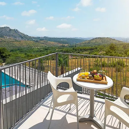 Design Clavis-brand New With A View *