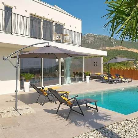 Design Clavis-brand New With A View Villa Klis