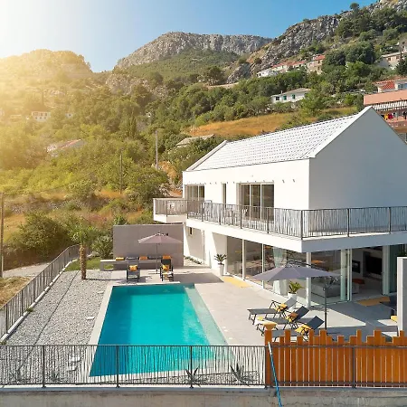 Design Clavis-brand New With A View Klis